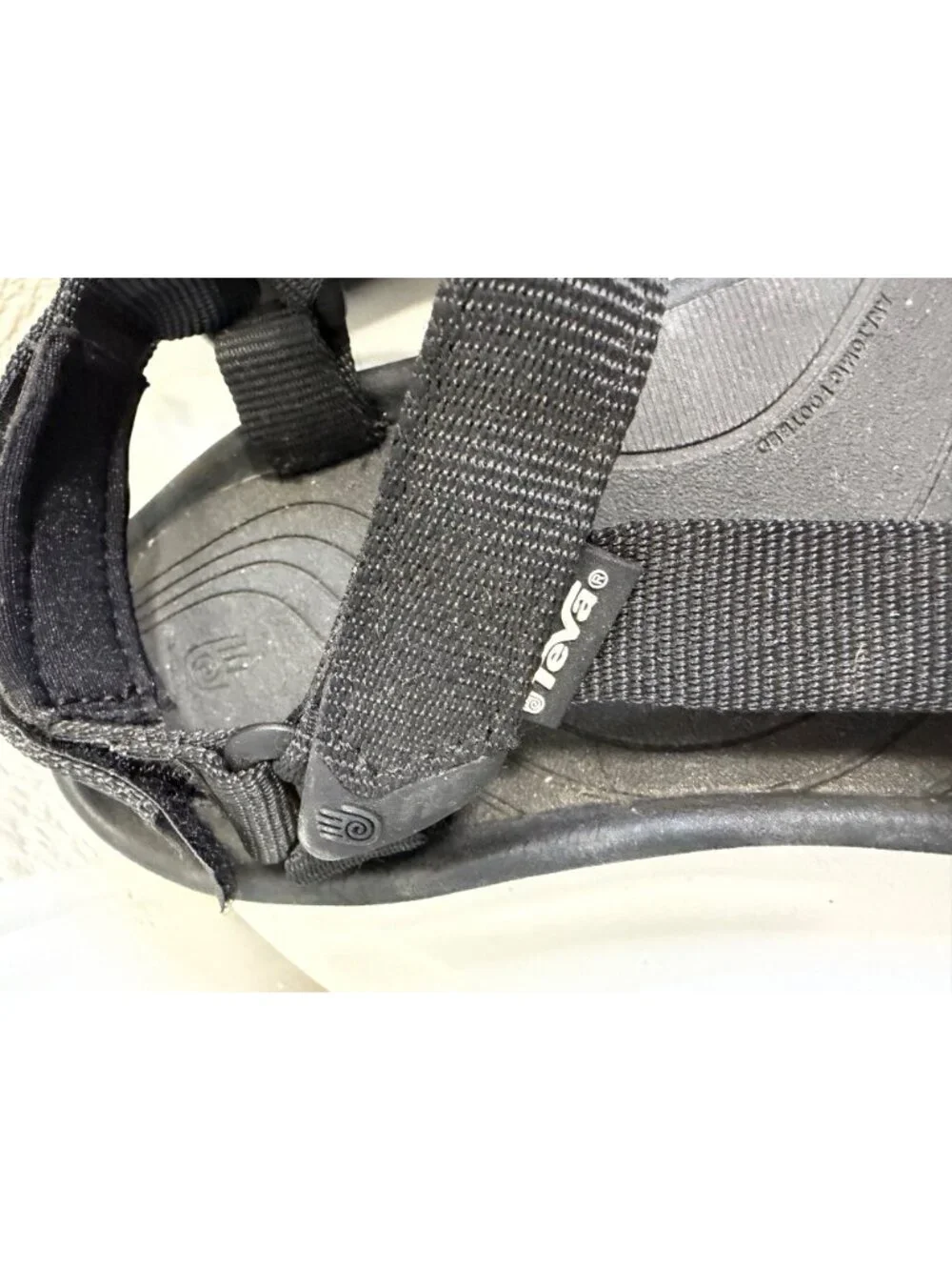 Teva Mens Black Adjustable Strap Sandals Size 10 Outdoor Hiking Shoes